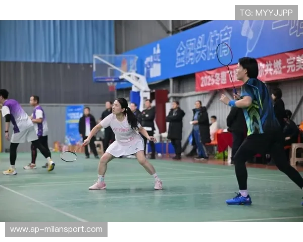 山东完美杯羽毛球赛精彩激烈